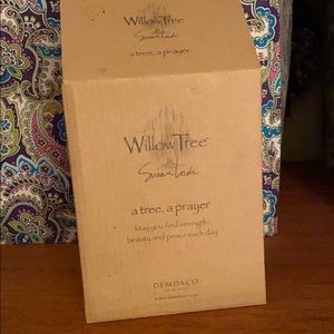 Willow Tree angel figurine